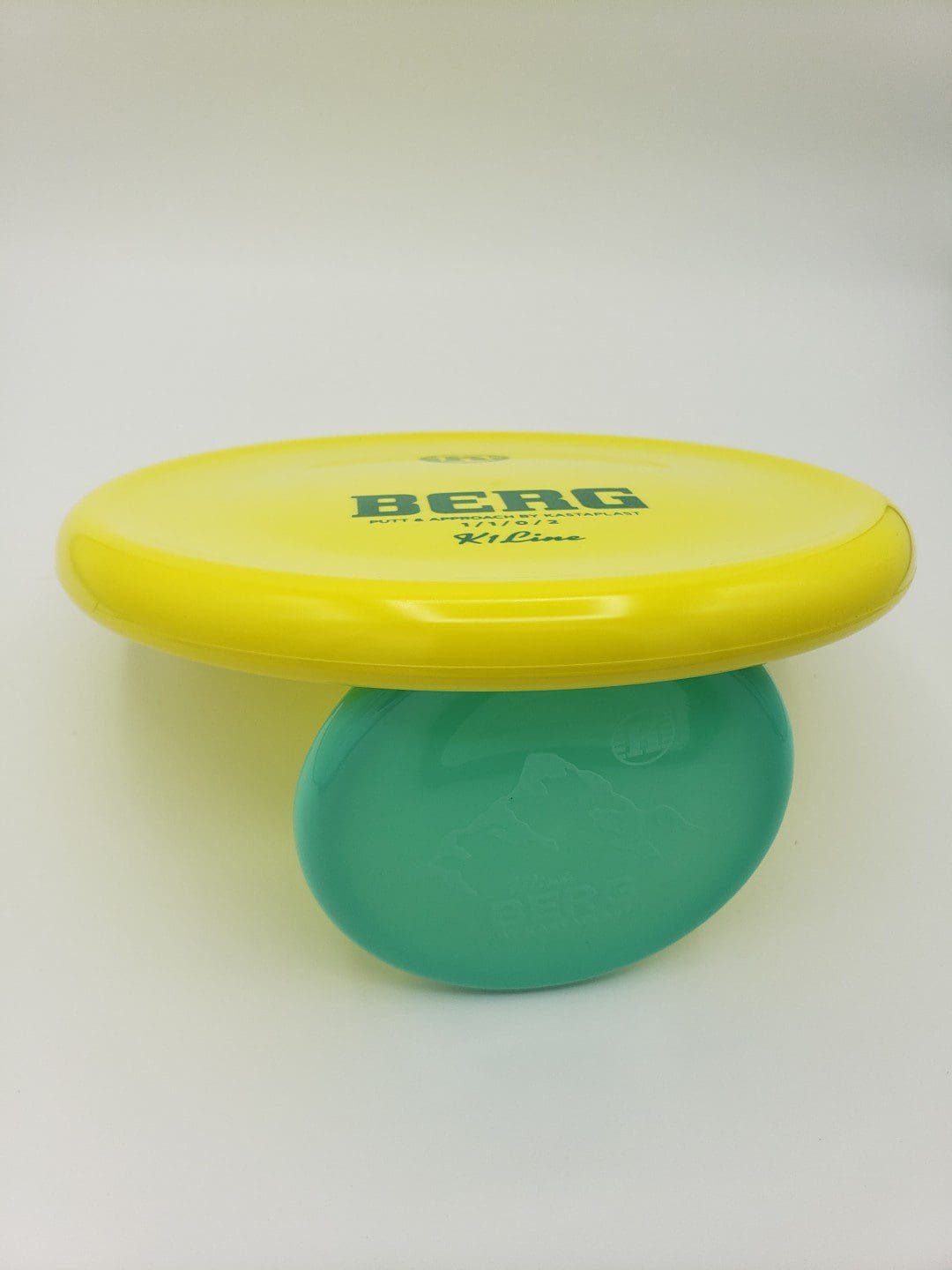Kastaplast K1 Berg yellowgreen glitter disc golf disc back view