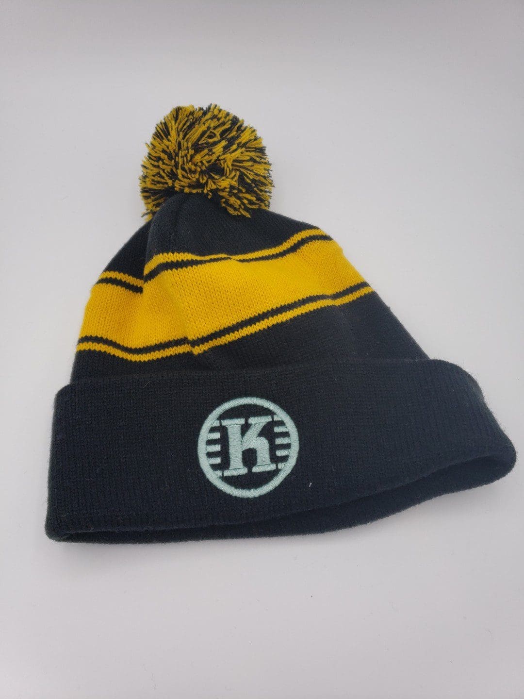 Kastaplast Pom Pom Beanie by Par Plastics disc golf disc back view