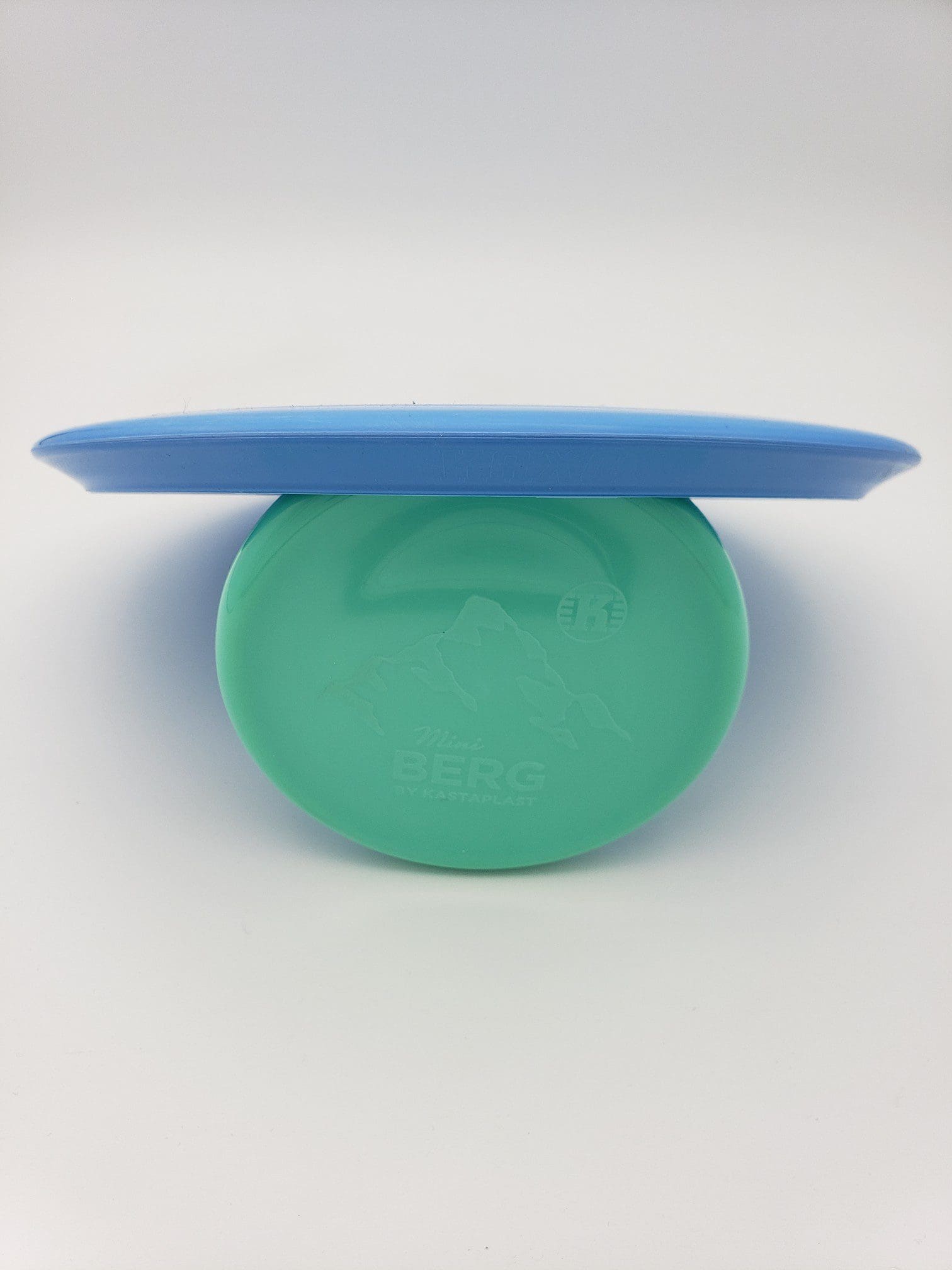 Kastaplast K3 Kaxe blue disc golf disc back view
