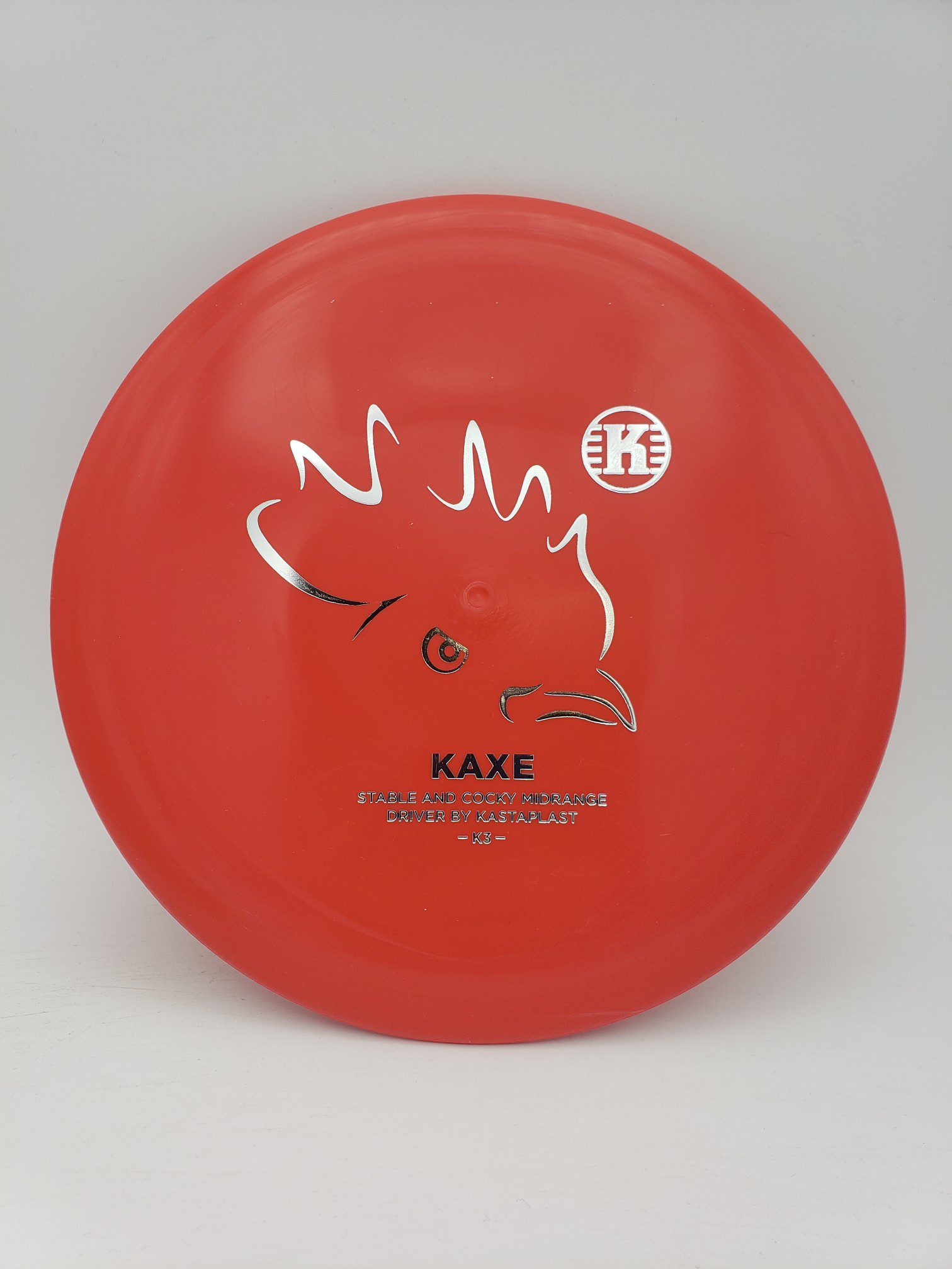 Kastaplast K3 Kaxe red disc golf disc front view