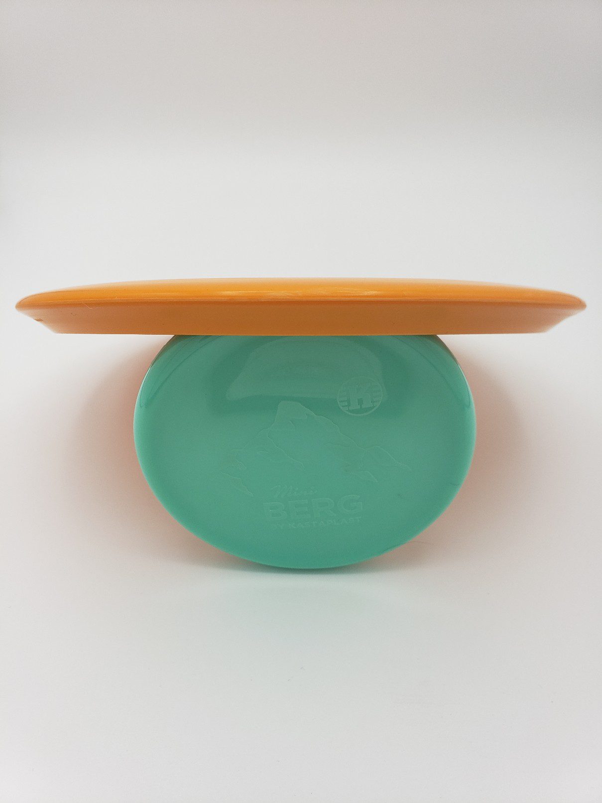 Kastaplast K3 Kaxe Z orange disc golf disc back view