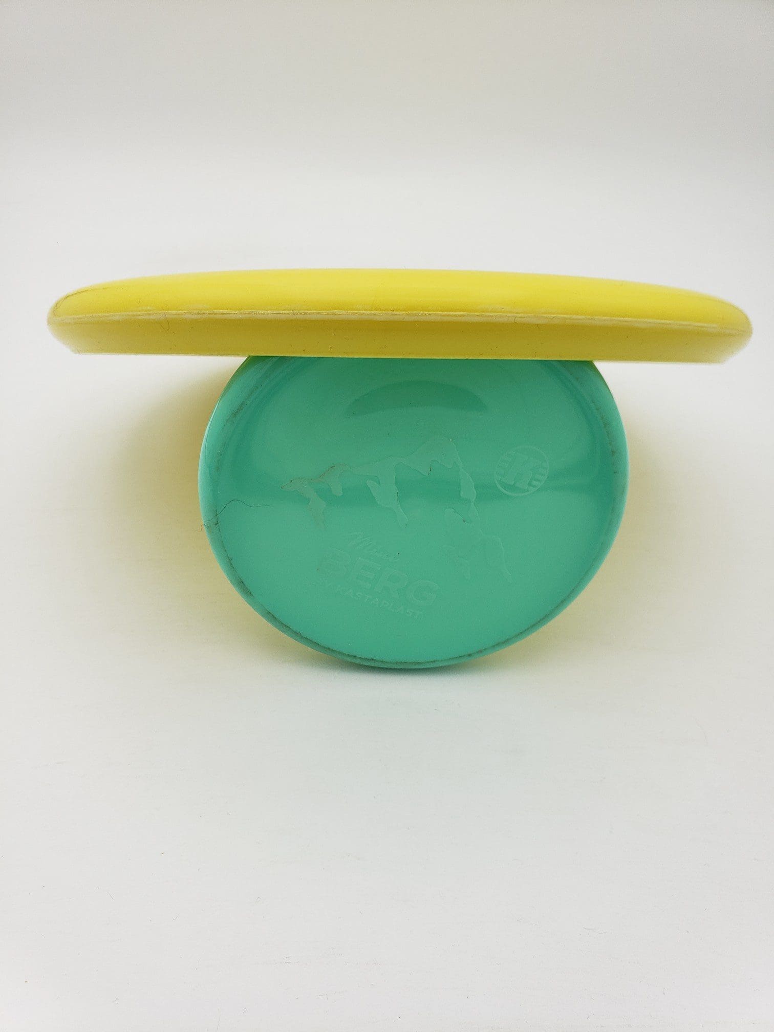 Kastaplast K3 Reko yellow disc golf disc back view
