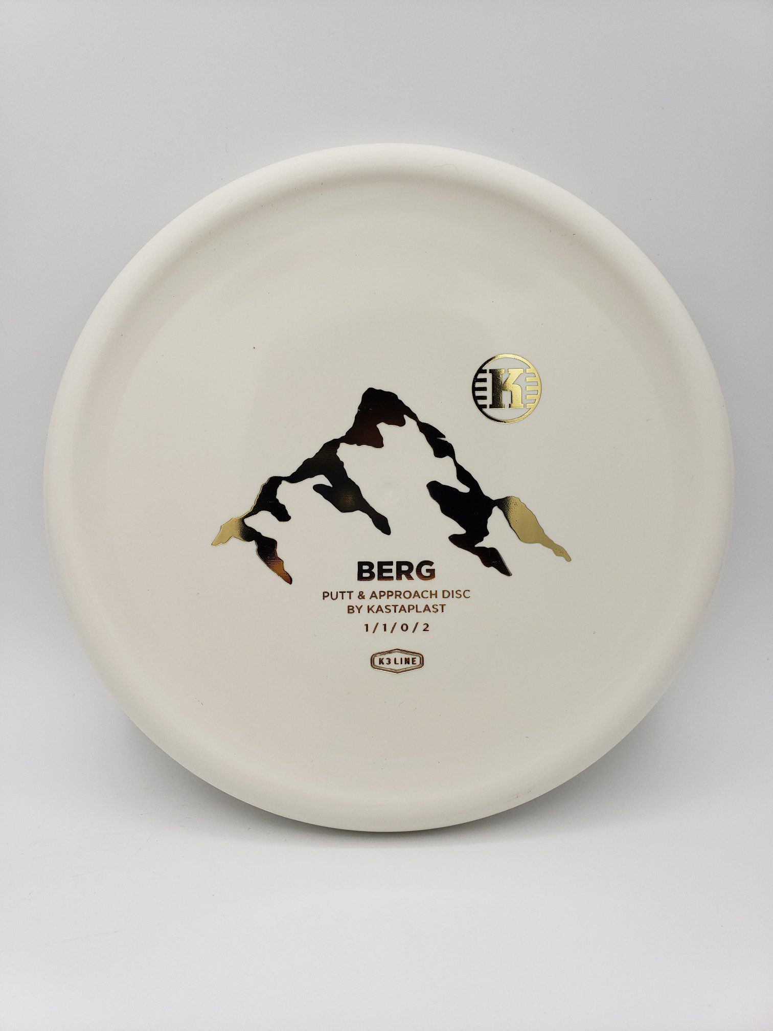 Kastaplast K3 Berg white disc golf disc front view