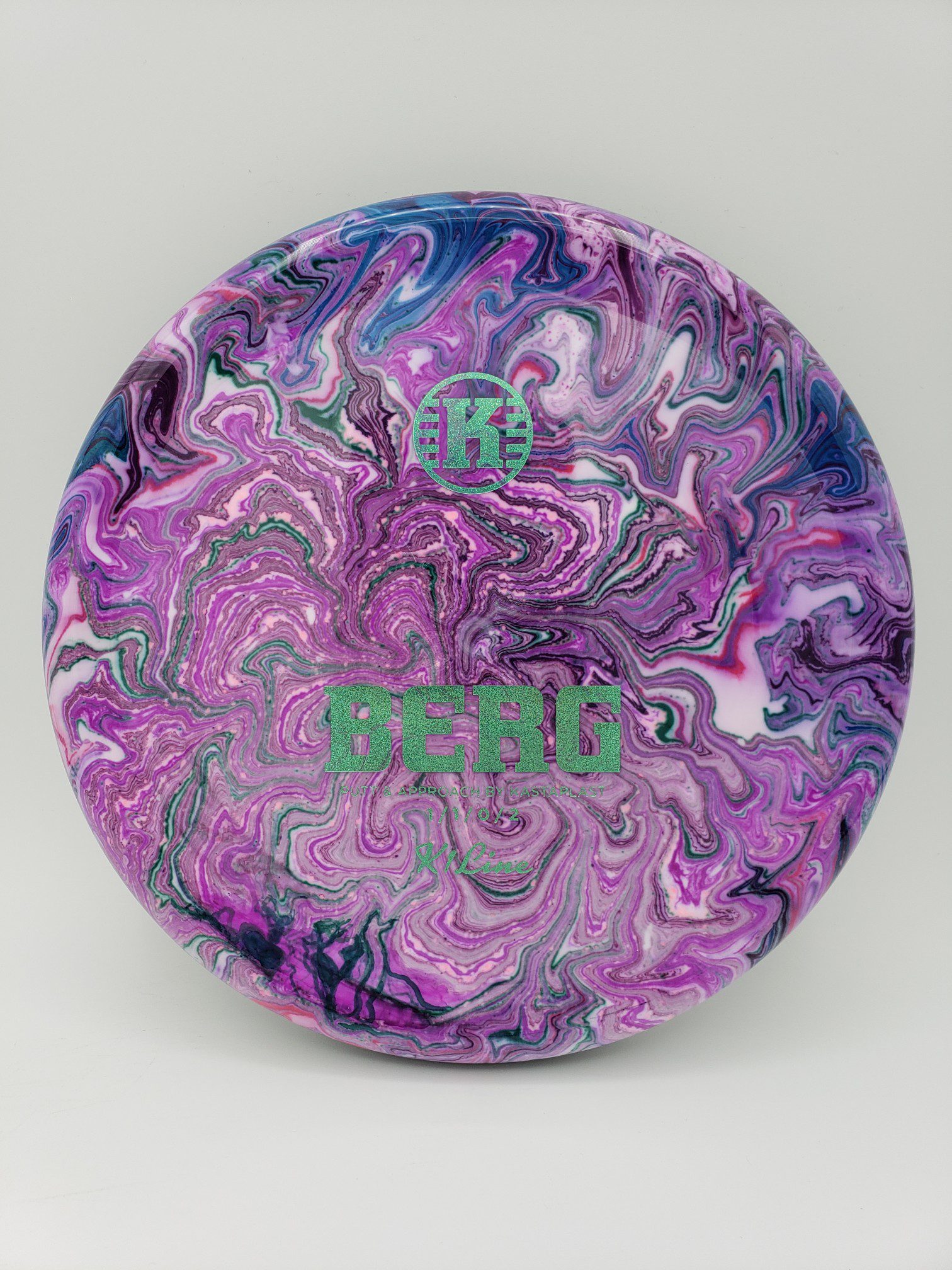 Pipedreamer Customs volume 3 disc golf disc side view