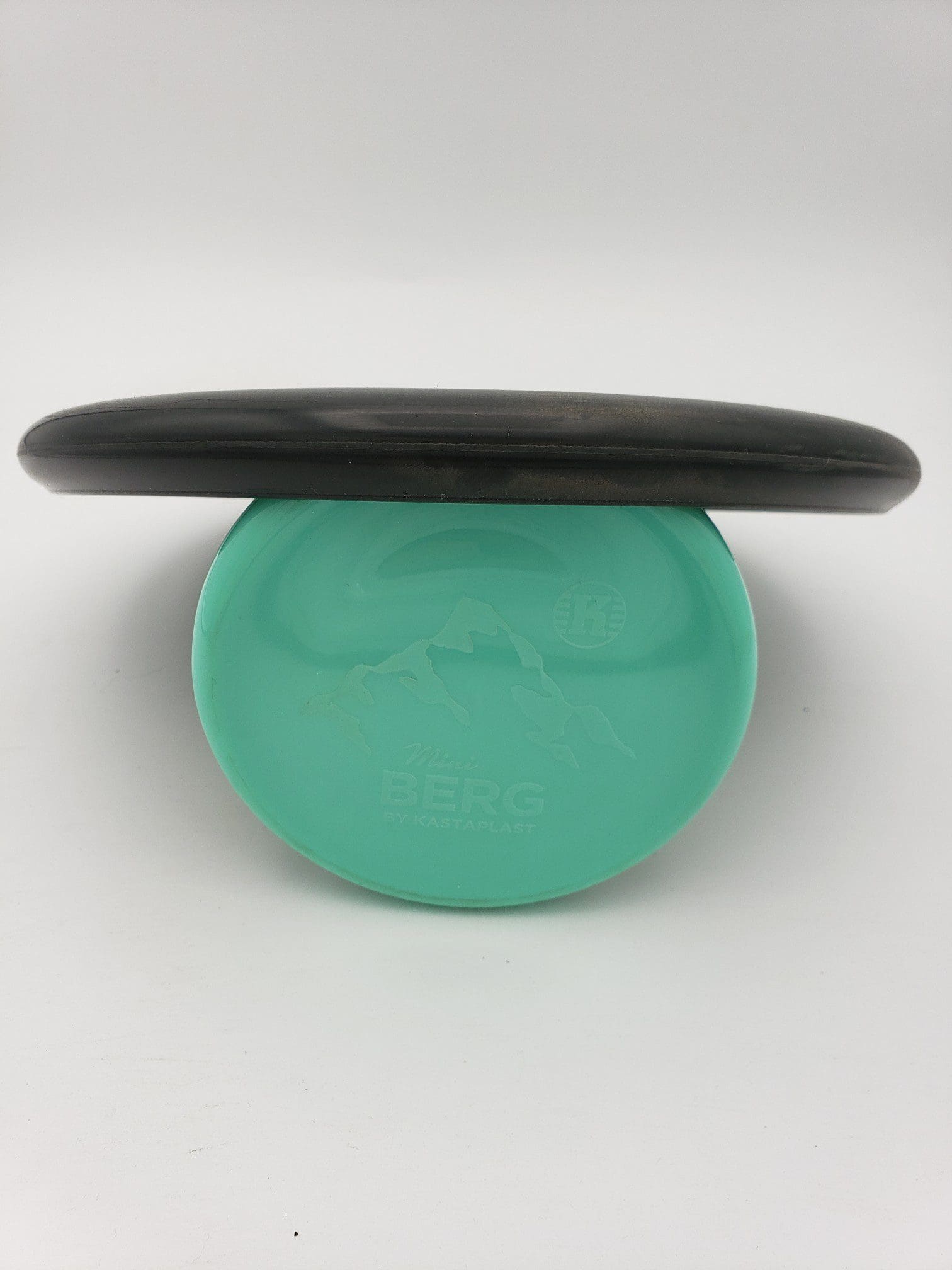 Kastaplast K3 Reko black disc golf disc back view
