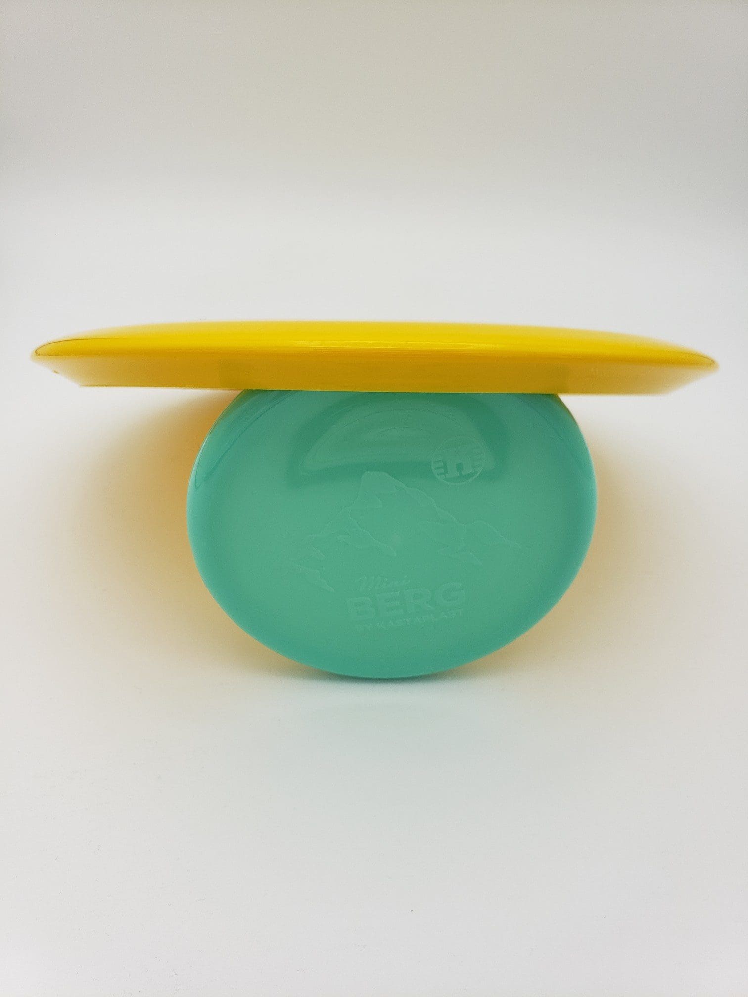 Kastaplast K1 Kaxe Z yellow disc golf disc back view