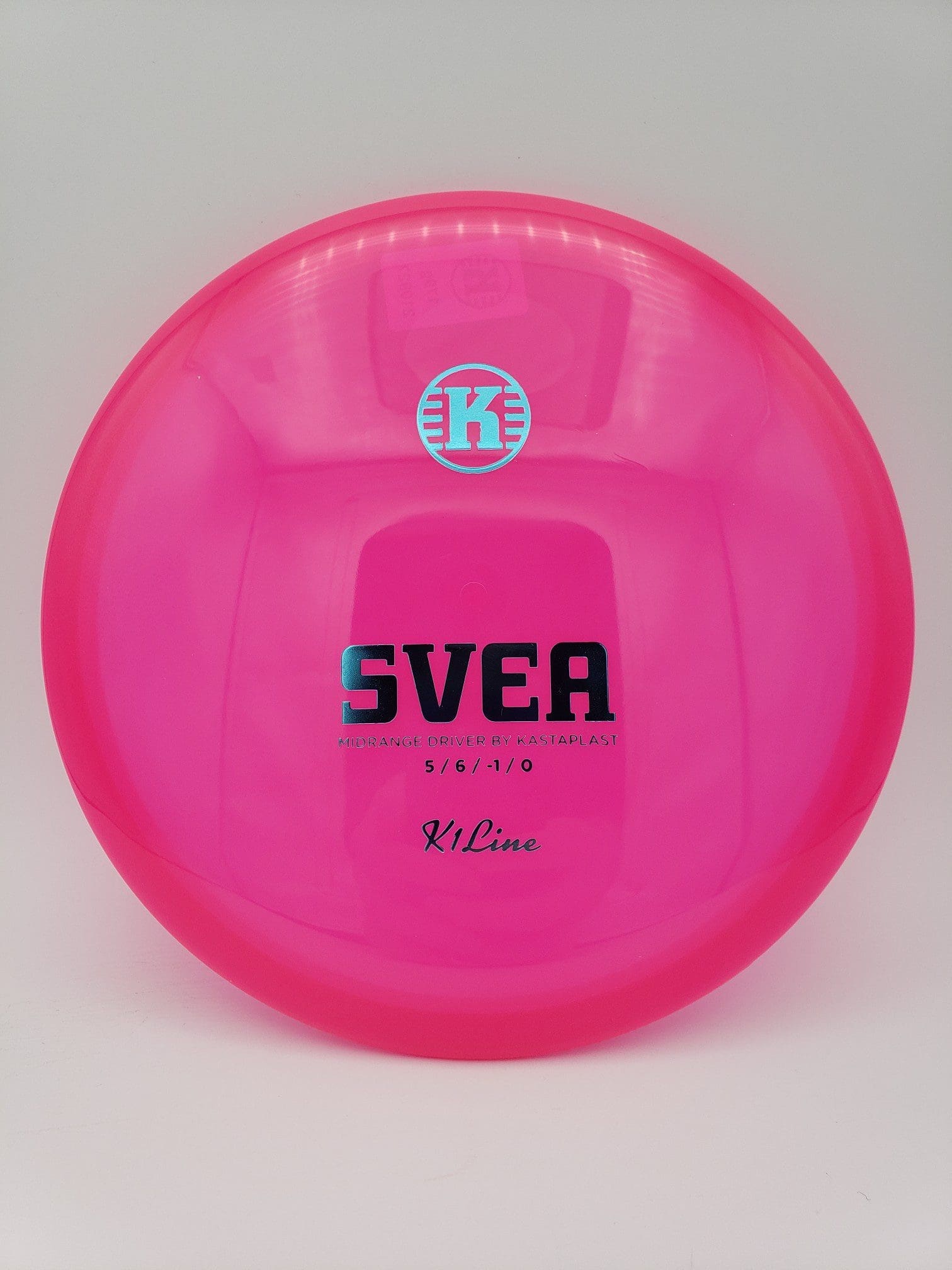 Kastaplast K1 Svea hot pink disc golf disc front view