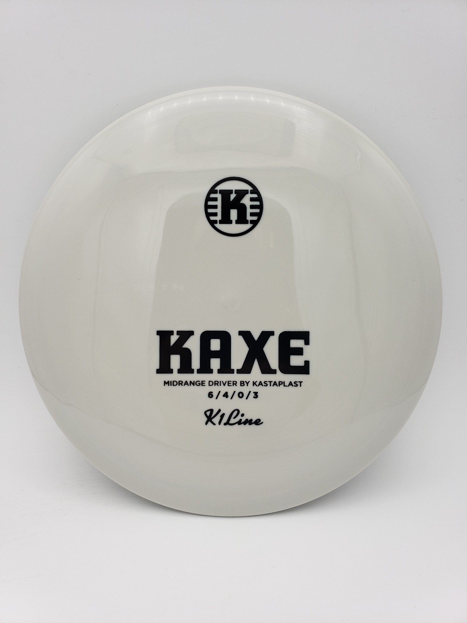 Kastaplast K1 Kaxe grey disc golf disc front view