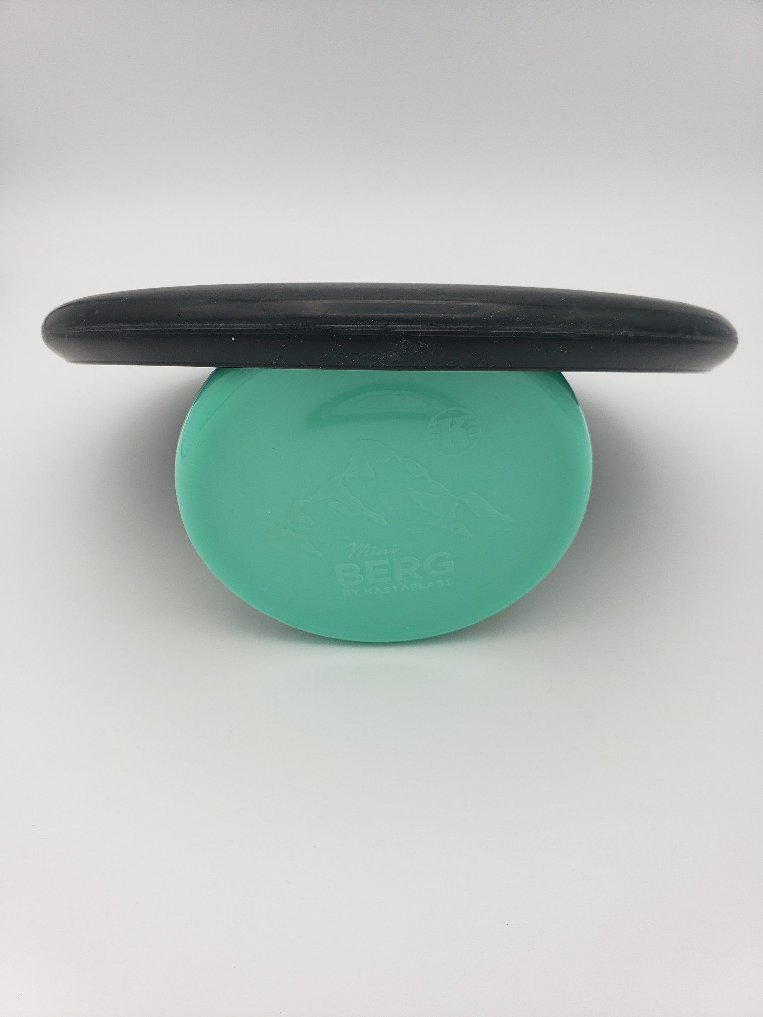 Kastaplast K3 Reko black Power Kitty 2022 disc golf disc back view