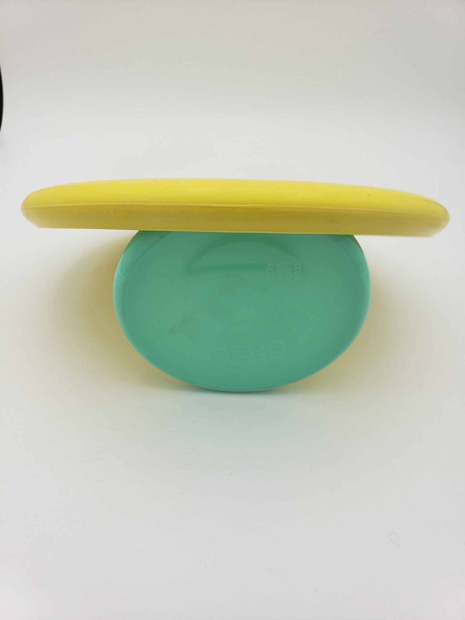 Kastaplast K3 Reko AT-AT Cat 2022 yellow disc golf disc back view