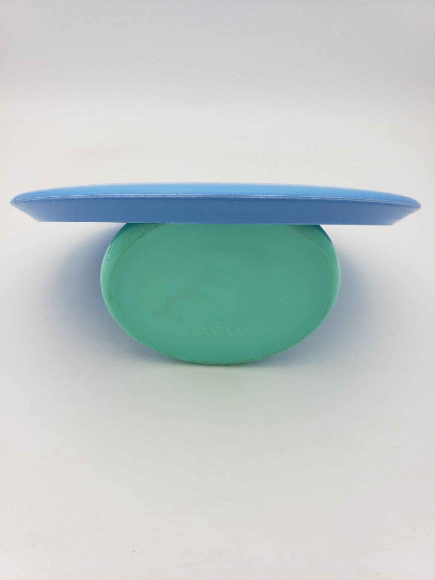 Kastaplast K3 Kaxe Z blue disc golf disc back view