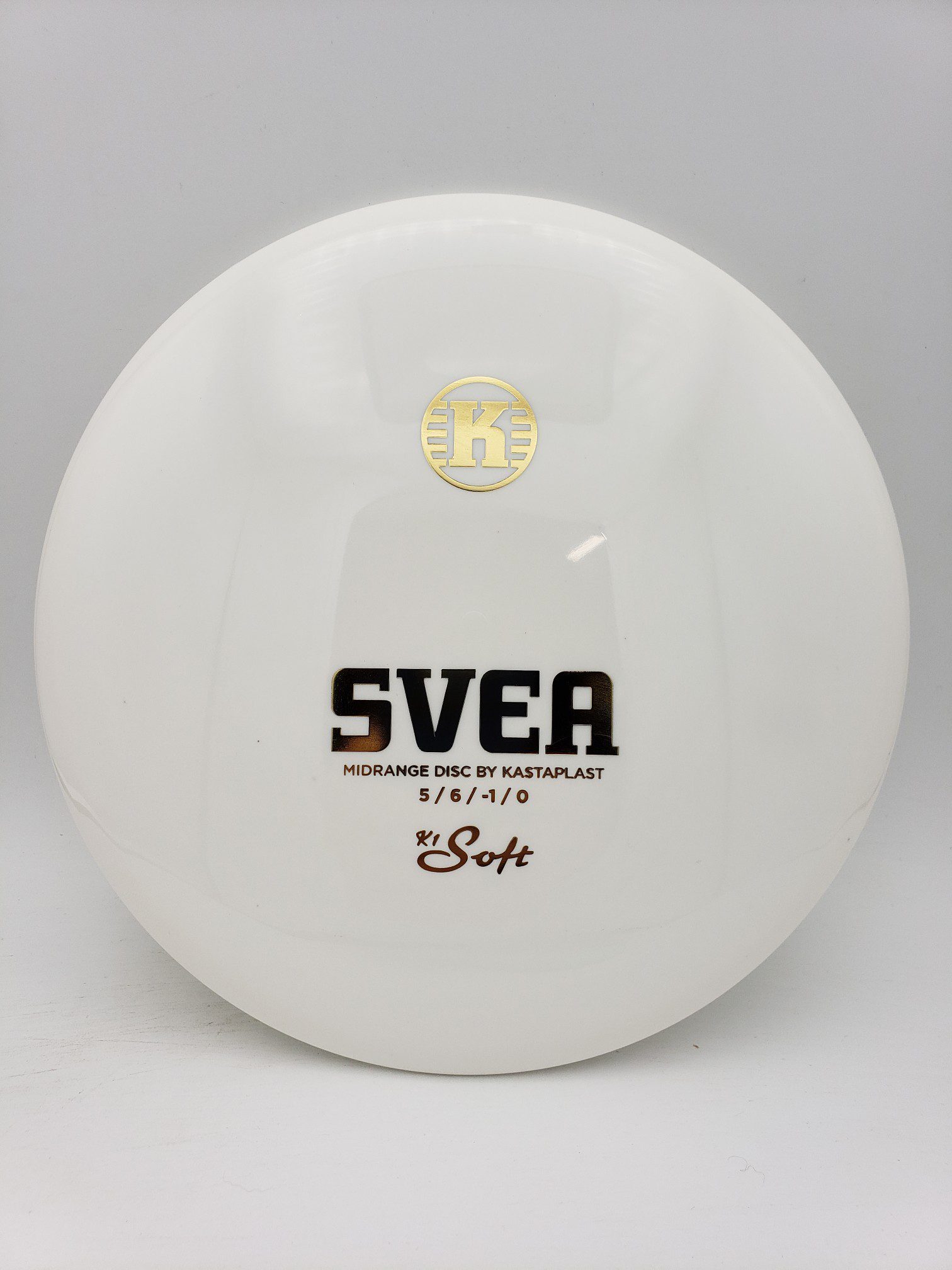 Kastaplast K1 Soft Svea white disc golf disc front view