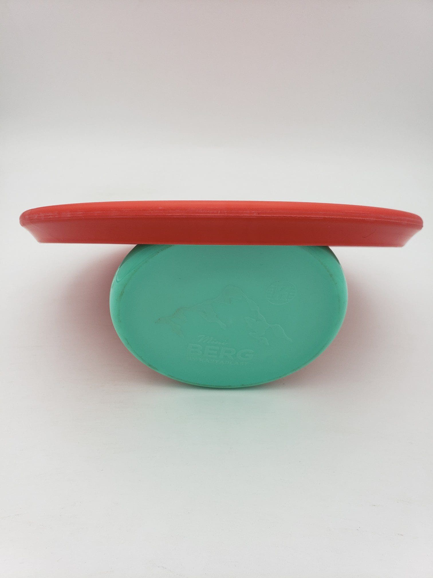 Kastaplast K3 Jrn red disc golf disc back view