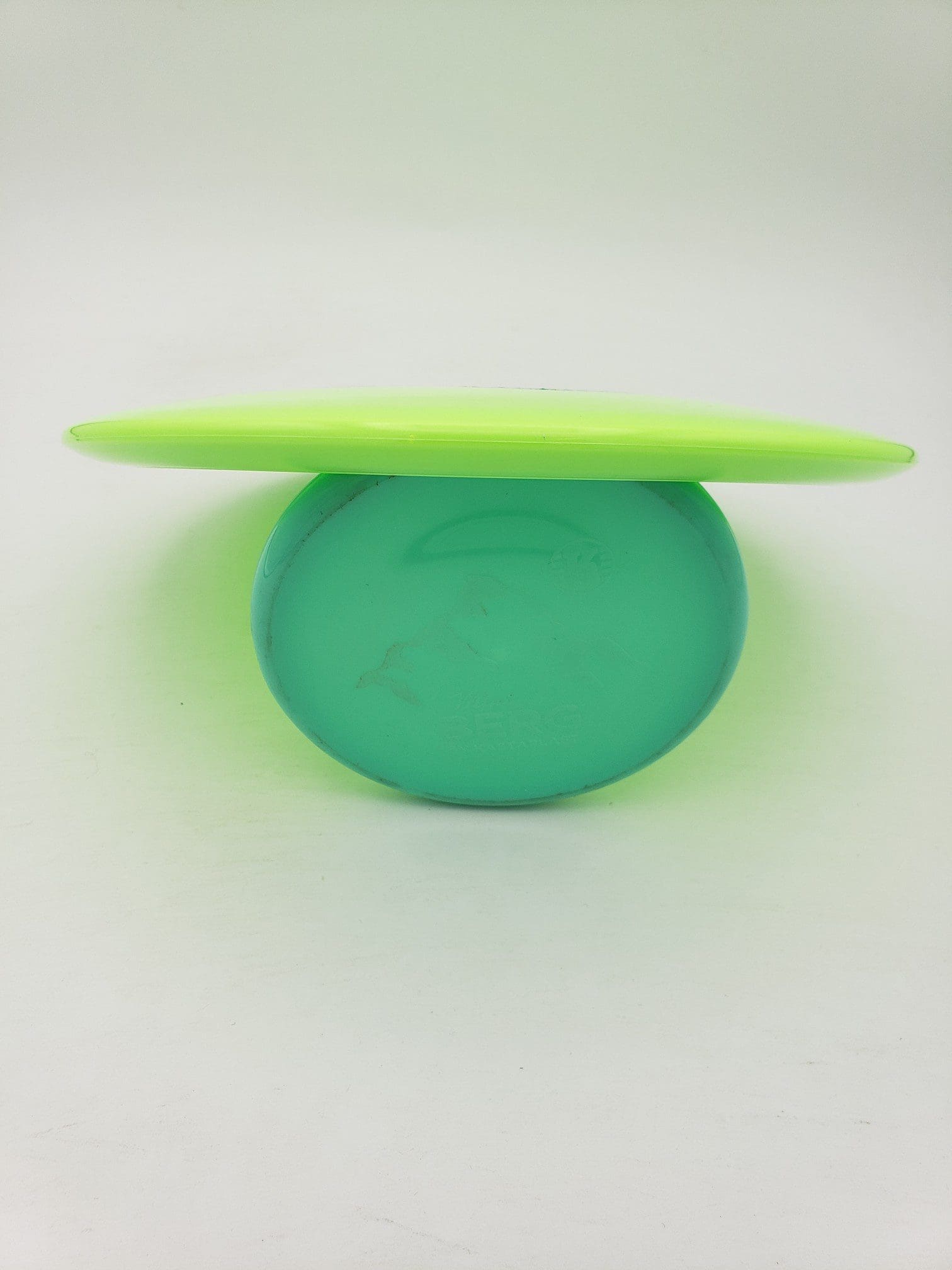 Innova Star IT disc golf disc back view