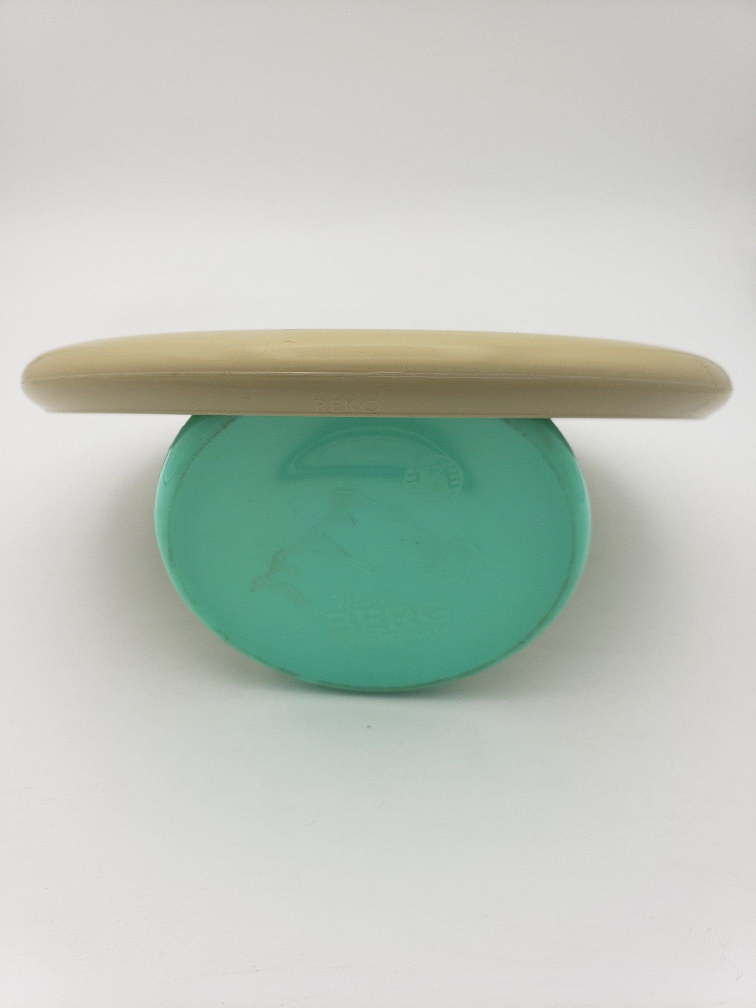 Kastaplast K3 Reko beige disc golf disc back view