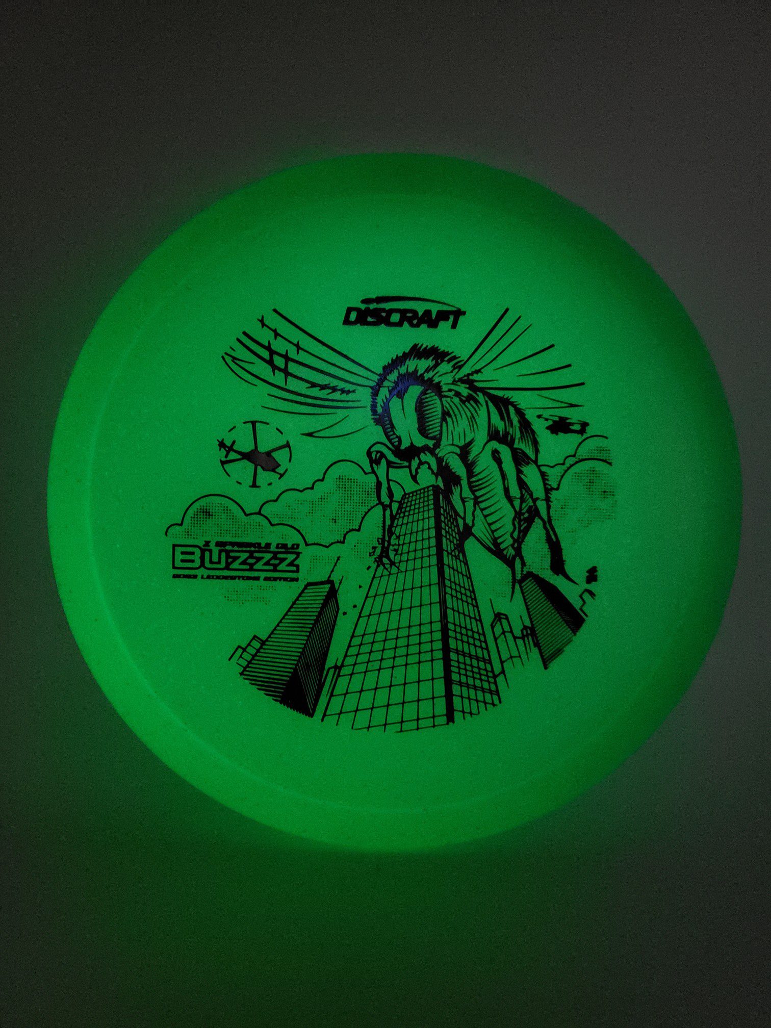 Discraft Ledgestone 2023 Z Sparkle Glo Buzzz disc golf disc detail view