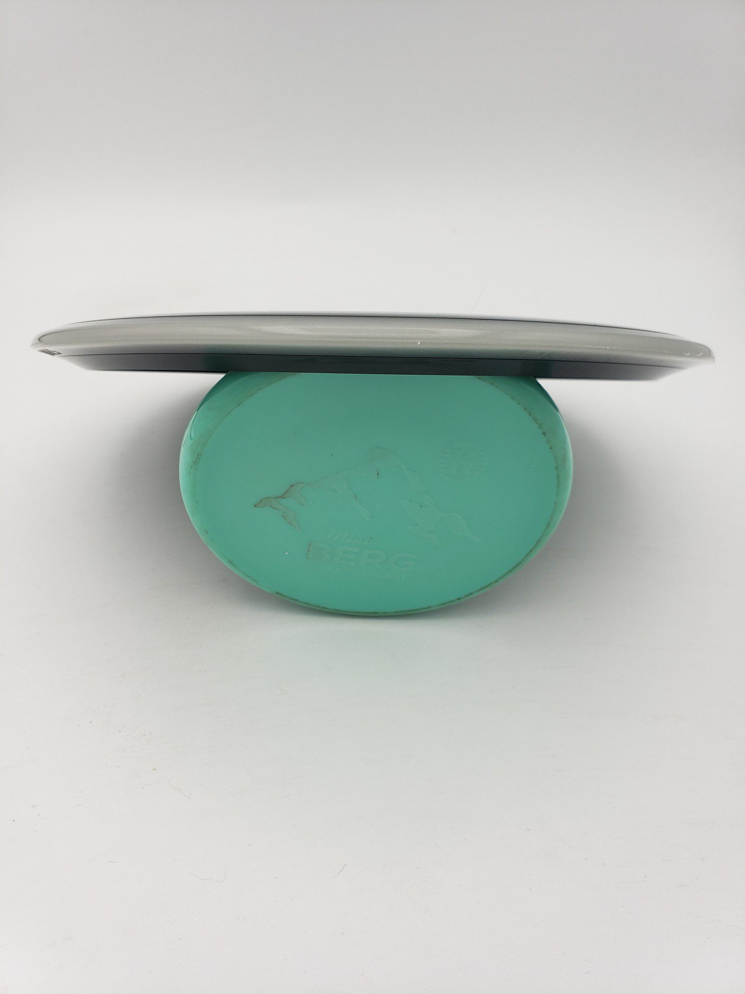 Axiom Eclipse R2 Neutron Crave Sarah Hokom Halloween 2023 disc golf disc side view