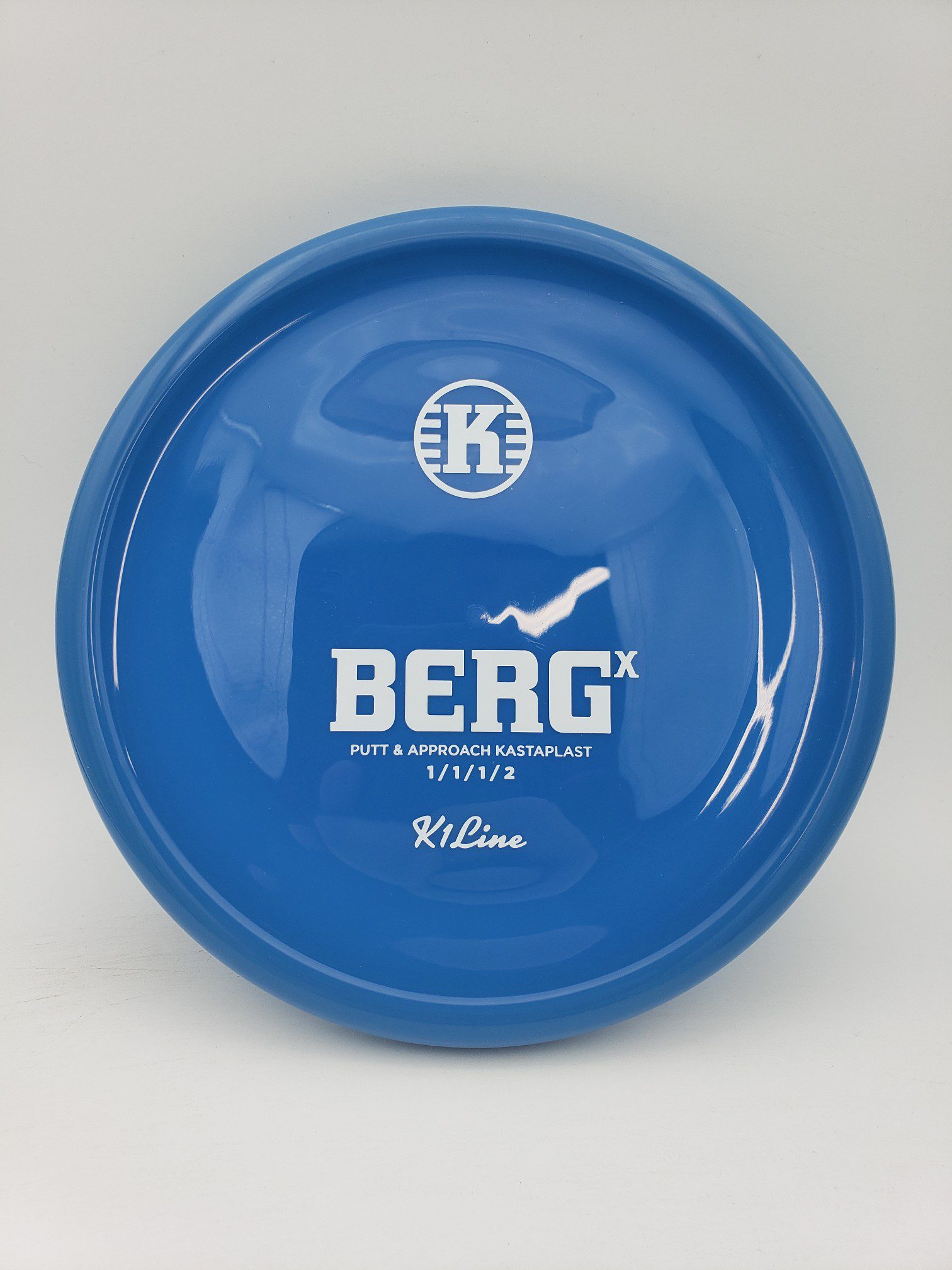 Kastaplast K1 Berg X opaque blue disc golf disc front view