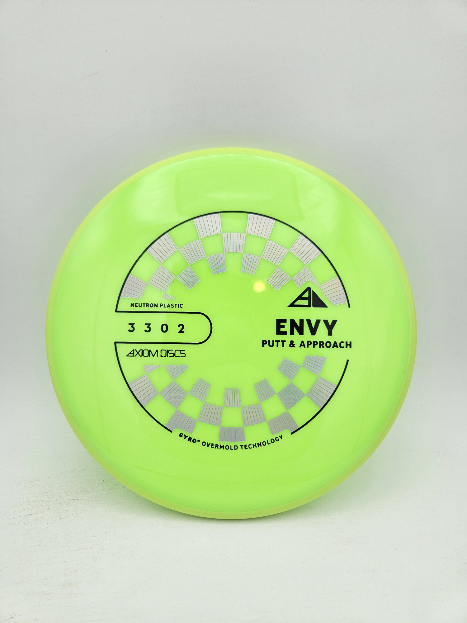 Axiom Neutron Envy disc golf disc front view